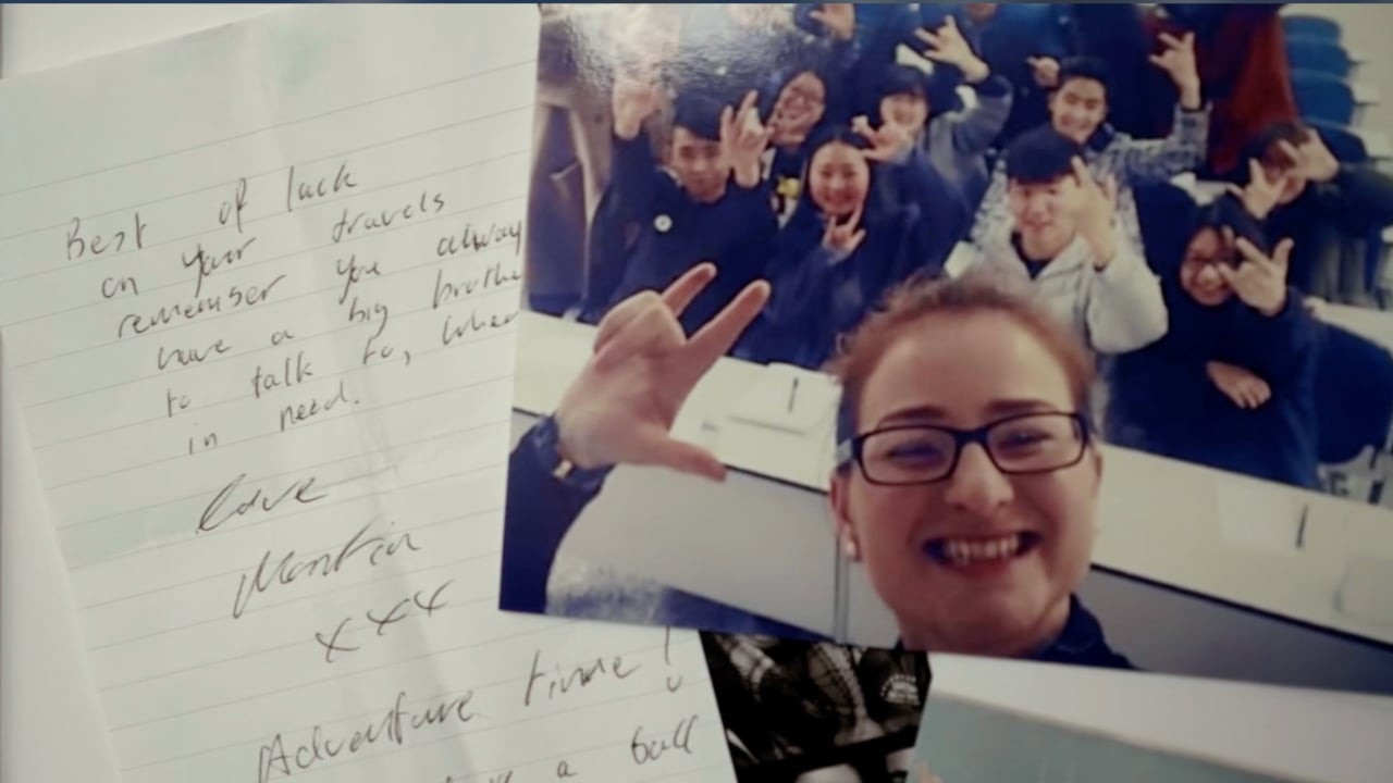 צפייה בסרט המלא - אבא ואמא חירשים - לצפיה בטריילר