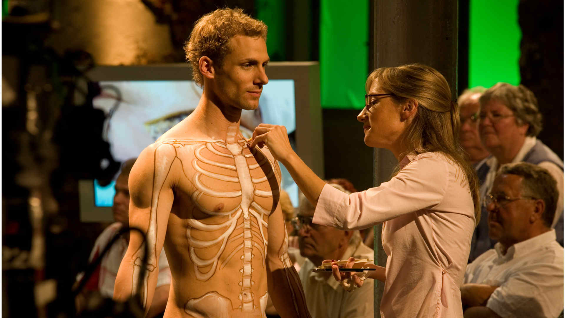 צפייה בסרט המלא - Gunther's ER - Minutes from Death - לצפיה בטריילר