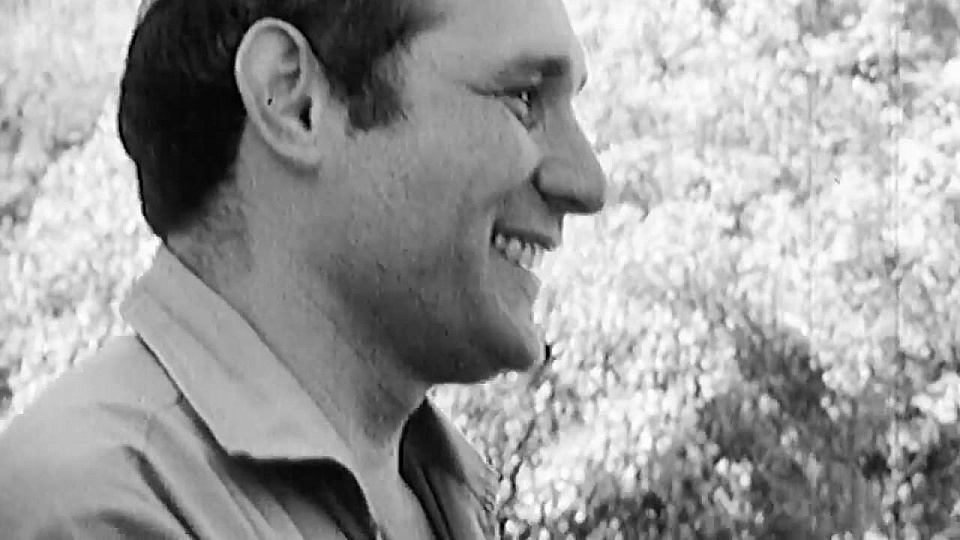 צפייה בסרט המלא Hanan Porat - Settled in Faith - צפייה בטריילר