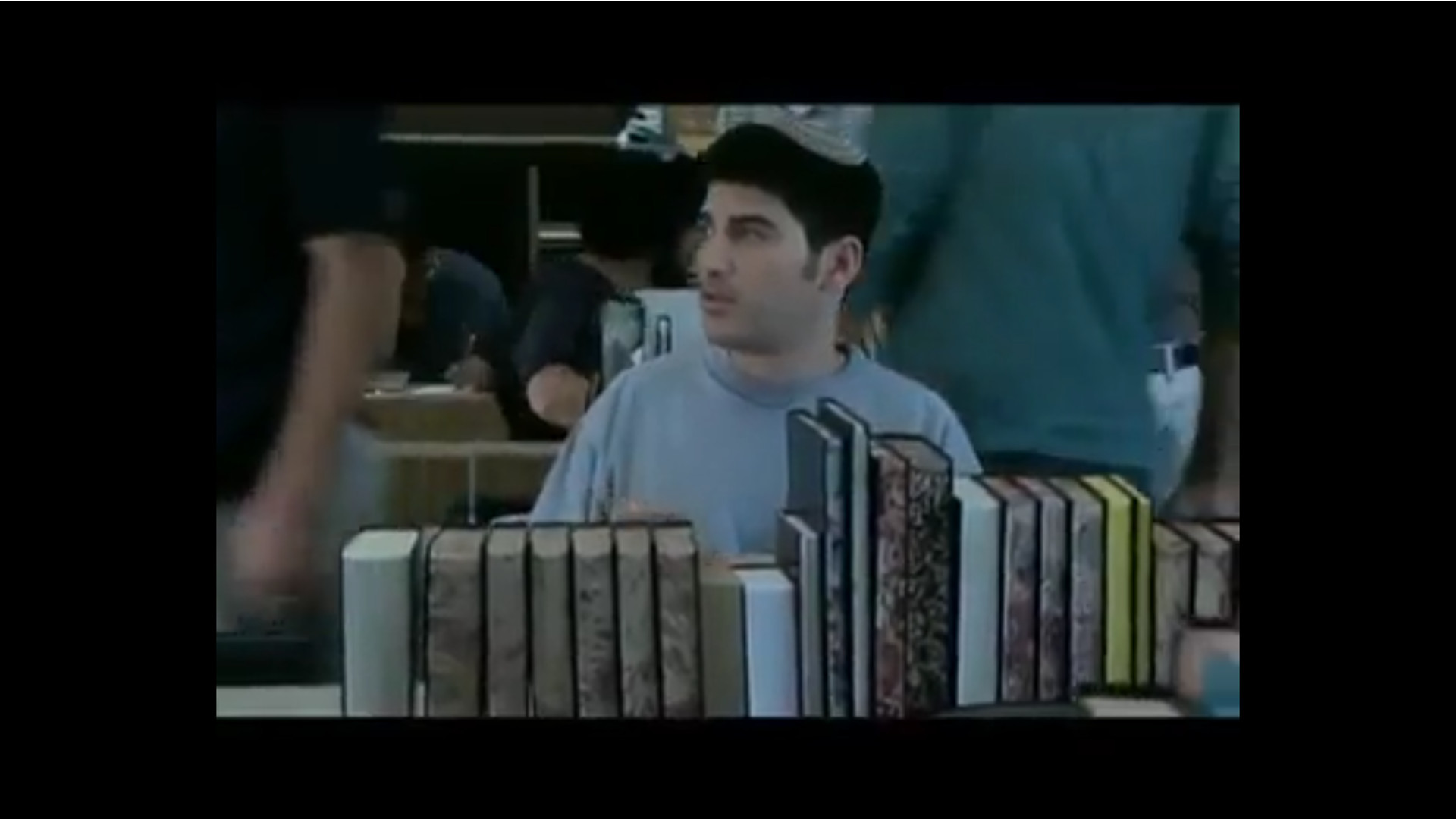 צפייה בסרט המלא - סדקים - לצפיה בטריילר