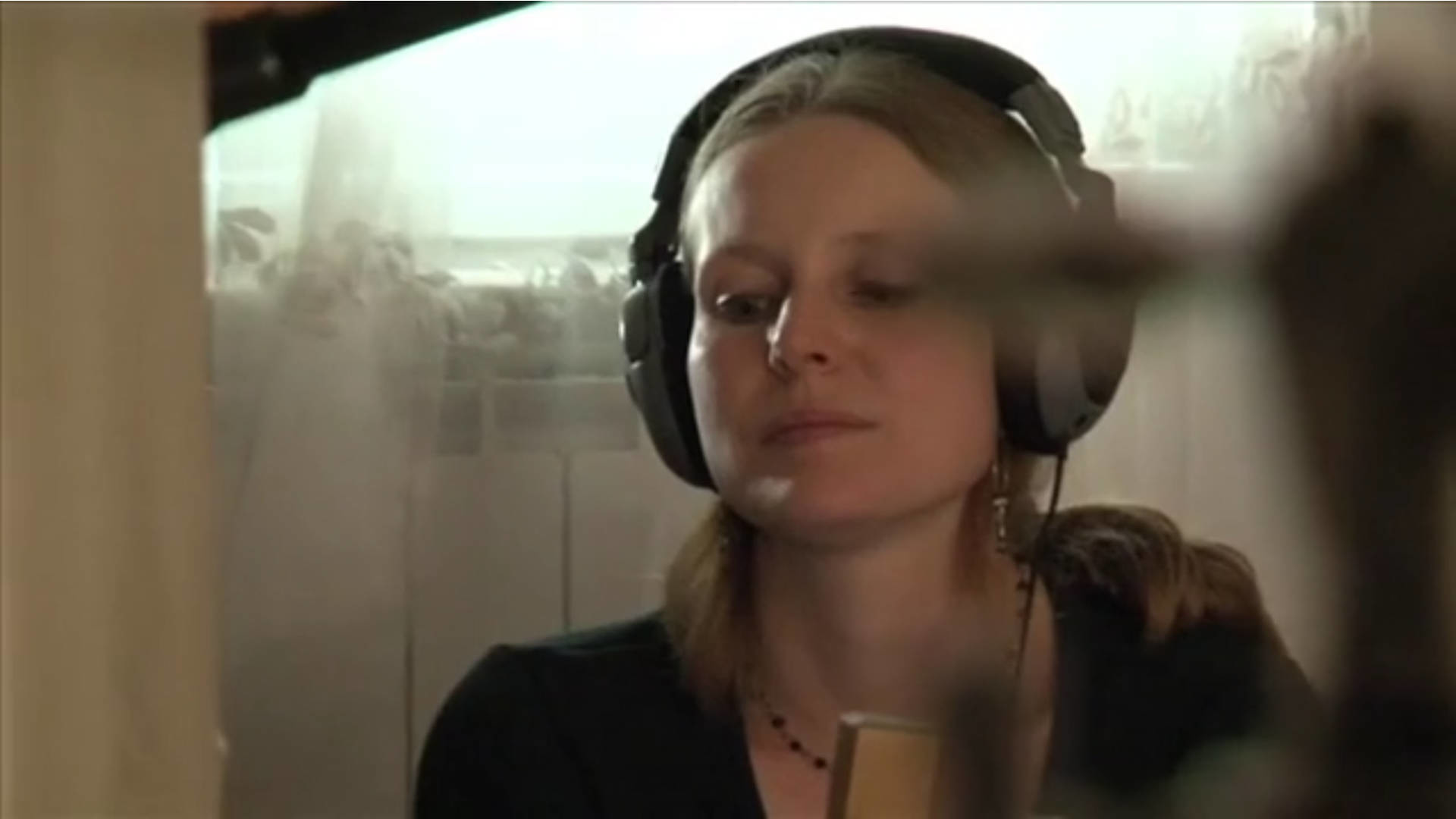 צפייה בסרט המלא - שירה - לצפיה בטריילר